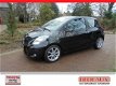 Toyota Yaris - 1.3 16V VVT-I 3DR Dynamic Sport bij specialist si - 1 - Thumbnail