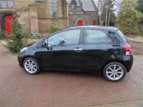 Toyota Yaris - 1.3 16V VVT-I 3DR Dynamic Sport bij specialist si - 1