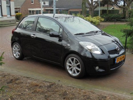 Toyota Yaris - 1.3 16V VVT-I 3DR Dynamic Sport bij specialist si - 1