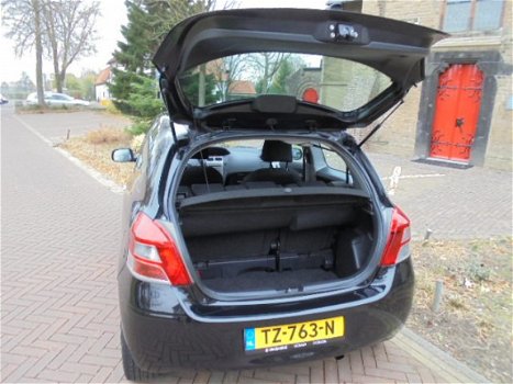 Toyota Yaris - 1.3 16V VVT-I 3DR Dynamic Sport bij specialist si - 1