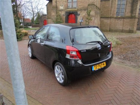 Toyota Yaris - 1.3 16V VVT-I 3DR Dynamic Sport bij specialist si - 1