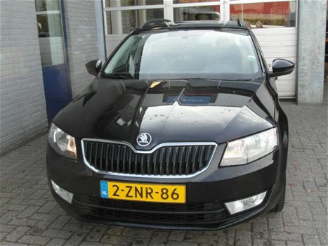 Skoda Octavia Combi - 1.6 TDI GREENTECH AMBITION BUSINESSLINE Inclusief Afleveringskosten - 1