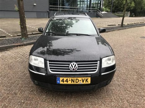 Volkswagen Passat Variant - 2.5 TDI Sportline Klimat, Elek Ram 4x - 1