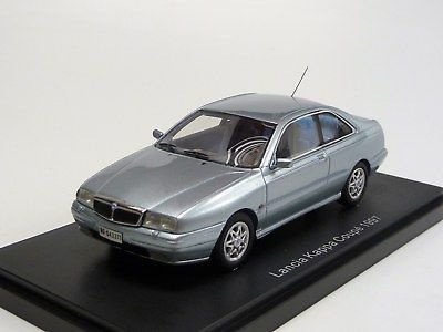 1:43 BoS Models 43371 Lancia Kappa Coupe metallic-lichtblauw - 0