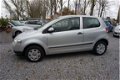 Volkswagen Fox - 1.2 trendline stuurbk zeer nette auto - 1 - Thumbnail