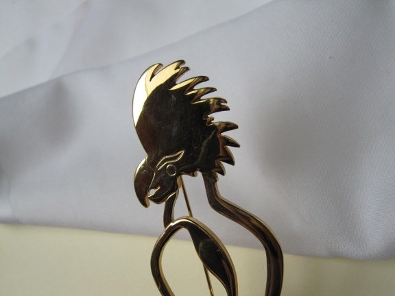 Broche goudkleurige papegaai/kaketoe vogel 12.3x4.0 cm - Afbeelding 2