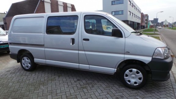 Toyota HiAce - 2.5 D-4D LWB Comfort DC Airco - 1