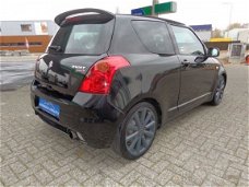 Suzuki Swift - 1.6 Sport / Navigatie / Airco/ Climate / Stoelverw