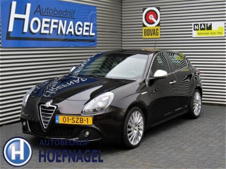 Alfa Romeo Giulietta - 1.4 T Distinctive Navigatie Geregelde airco Leder bekleding - 1