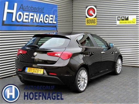 Alfa Romeo Giulietta - 1.4 T Distinctive Navigatie Geregelde airco Leder bekleding - 1