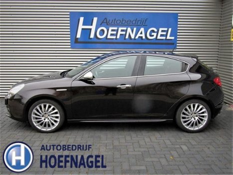 Alfa Romeo Giulietta - 1.4 T Distinctive Navigatie Geregelde airco Leder bekleding - 1