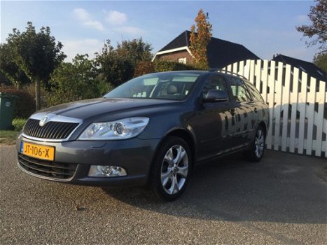 Skoda Octavia - 1.6 LPG Xenon Navi Pdc Stoelverwarming - 1