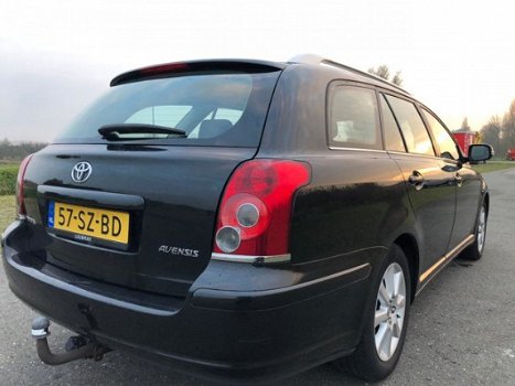 Toyota Avensis Wagon - 1.8 16v VVT-i Terra 2006 CLIMA - 1