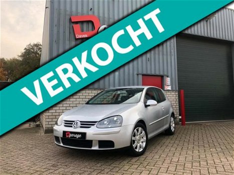 Volkswagen Golf - 1.6 FSI Sportline - 1