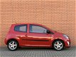 Renault Twingo - 1.2-16V Authentique | 1e eigenaar | Lichtmetaal | CV | Radio/cd | Dealer onderhoude - 1 - Thumbnail