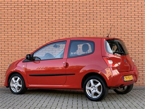 Renault Twingo - 1.2-16V Authentique | 1e eigenaar | Lichtmetaal | CV | Radio/cd | Dealer onderhoude - 1