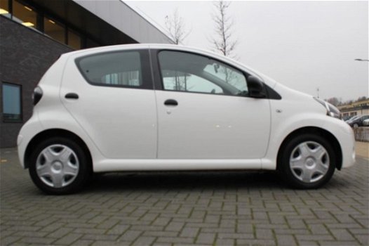 Toyota Aygo - 1.0 VVT-i Now Airco elektrische pakket - 1