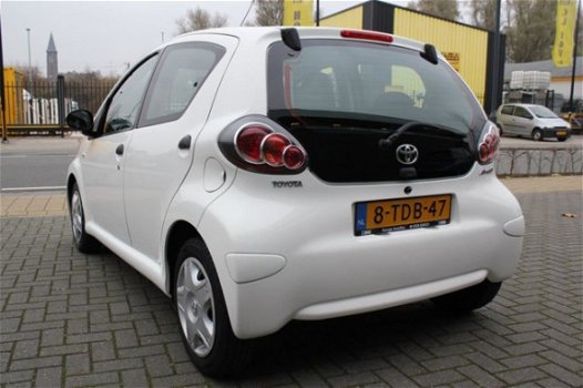 Toyota Aygo - 1.0 VVT-i Now Airco elektrische pakket - 1