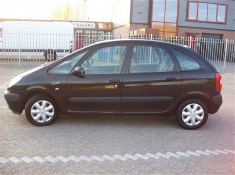 Citroën Xsara Picasso - 1.8i-16V Plaisir - 1