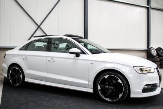 Audi A3 Limousine - 1.4 TFSI CoD 150Pk S-Line 2e Eig|NL|DLR|Panoramadak|NAVI|Xenon|PDC|18inch Rotor - 1