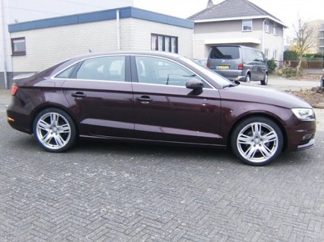 Audi A3 Limousine - 1.4 TFSI CoD Ambition Pro Line Plus Automaat 140 Pk Navi Xenon 18 Inch 1e Eigena - 1