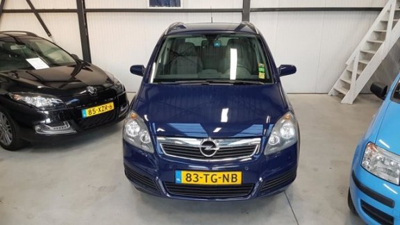 Opel Zafira - 1.8 Cosmo 7p-Navi, Leer, Clima, Cruise, PDC - 1