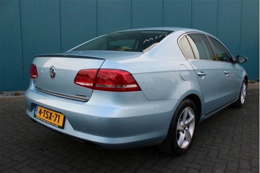 Volkswagen Passat - 1.6 TDI 105 PK BLUEMOTION EXECUTIVE EDITION /ECC/LMV/PDC/NAV. SUPERMOOI - 1