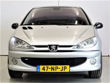 Peugeot 206 - 2.0-16V RC | Nieuwe APK | Climate | Sportstoelen | 17" | 177pk