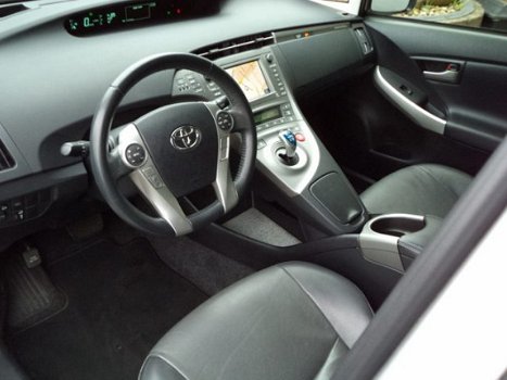 Toyota Prius - 1.8 Plug-in Executive Business, 1e eig, rijden vanaf € 244 per maand Lederen bekledin - 1