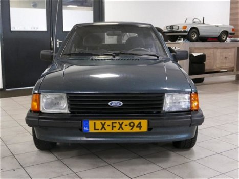 Ford Escort Cabrio - 1.6 Oldtimer - 1