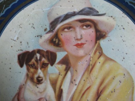 Mooi antiek blik Dame met Jack Russel, ca. 1925... - 1