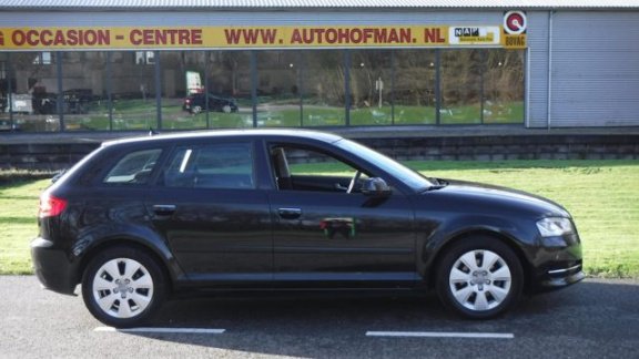 Audi A3 Sportback - 1.6 TDI ATTR. Trekh Alarm Xenon - 1