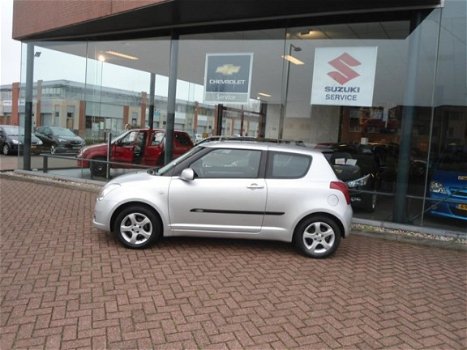 Suzuki Swift - 1.3 GLS , slechts 81.132km & DEALERONDERHOUDEN - 1