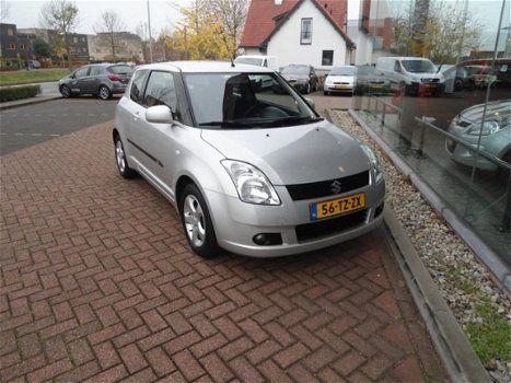 Suzuki Swift - 1.3 GLS , slechts 81.132km & DEALERONDERHOUDEN - 1