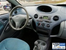 Toyota Yaris - YARIS; YARIS 1.0 16V VVTI 3-DRS