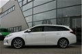 Toyota Auris Touring Sports - NL-Auto 1.8 Hybrid Lease Pro Xenon/nav/etc - 1 - Thumbnail