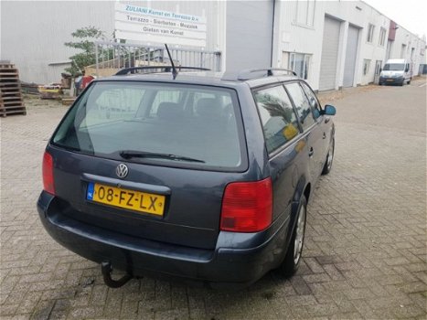 Volkswagen Passat Variant - 2.8 V6 Trendline 4Motion - 1