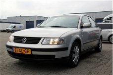 Volkswagen Passat - 1.8-5V Comfortline Clima | Cruise control | Trekhaak