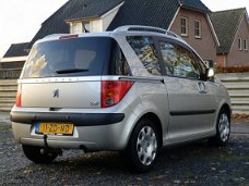 Peugeot 1007 - 1.4-16V Gentry/ECC