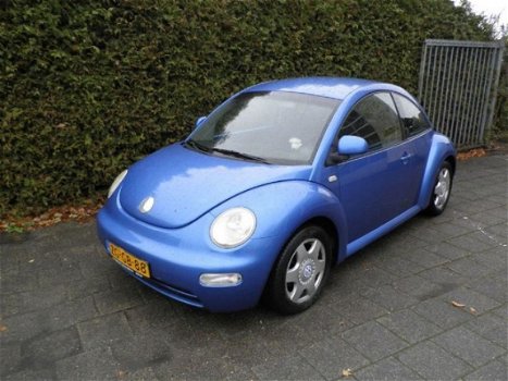 Volkswagen New Beetle - 2.0 Highline - 1