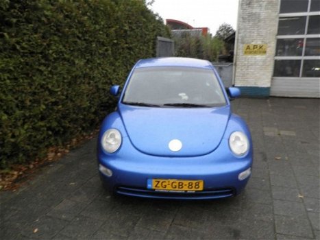 Volkswagen New Beetle - 2.0 Highline - 1