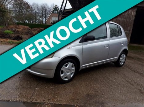 Toyota Yaris - 1.0-16V VVT-i Sol 5 deurs *weinig kilomters* nette auto - 1