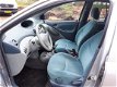 Toyota Yaris - 1.0-16V VVT-i Sol 5 deurs *weinig kilomters* nette auto - 1 - Thumbnail