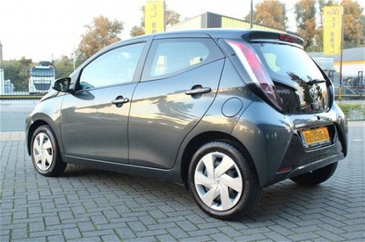 Toyota Aygo - 1.0 VVT-i x-play Automaat - 1