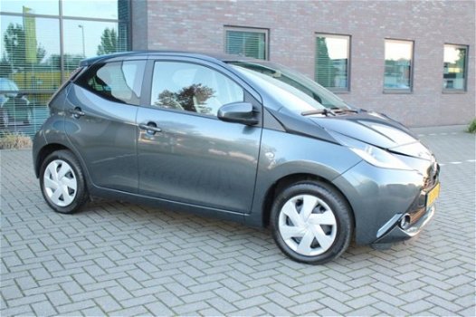 Toyota Aygo - 1.0 VVT-i x-play Automaat - 1