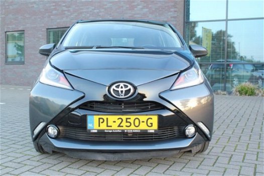 Toyota Aygo - 1.0 VVT-i x-play Automaat - 1