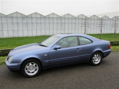 Mercedes-Benz CLK-klasse Coupé - 200 Elegance Automaat - 1