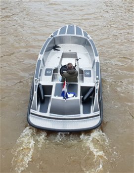 Van Vossen 600 tender - 4