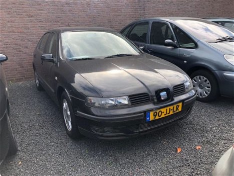 Seat Leon - 1.6 16V sport verbruikt olie - 1