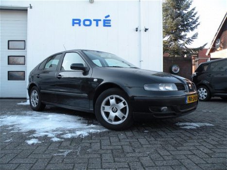 Seat Leon - 1.6 16V sport verbruikt olie - 1